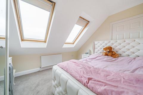 2 bedroom flat for sale - Wickham Road, Beckenham