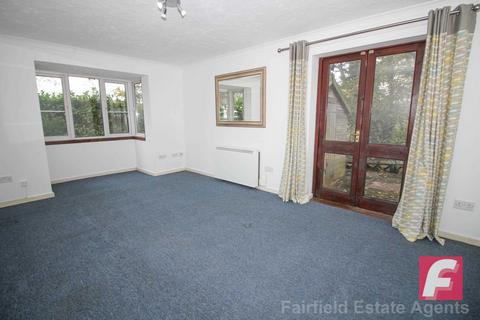 2 bedroom flat for sale, Lawrence Court, Seacroft Gardens, South Oxhey