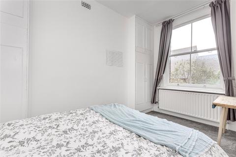 2 bedroom flat to rent, Bolingbroke Grove, London