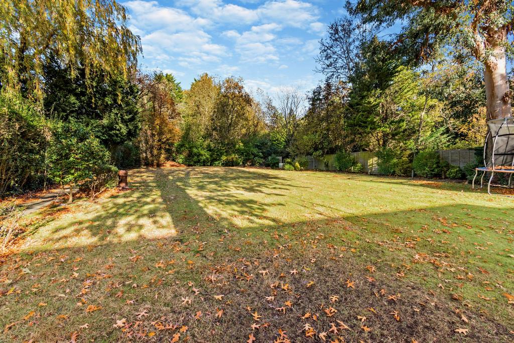 Park View Road, Pinner Hill, HA5 4 bed detached house for sale £1,900,000