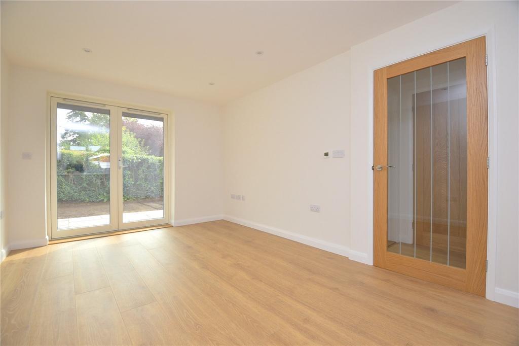Through Duncans, Woodbridge, Suffolk, IP12 2 bed bungalow for sale £