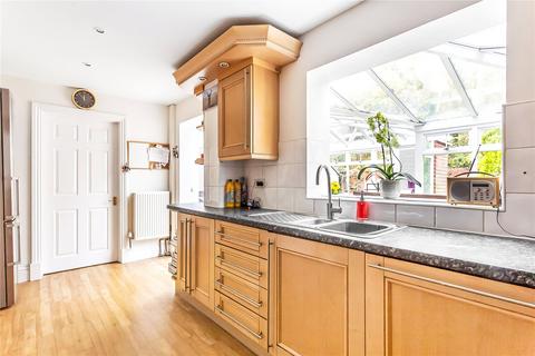8 Albert Mews, Redhill, RH1 6TD