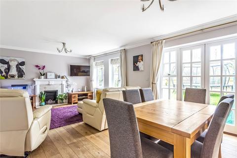 8 Albert Mews, Redhill, RH1 6TD