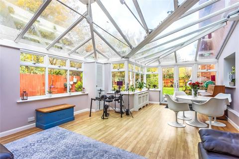 8 Albert Mews, Redhill, RH1 6TD