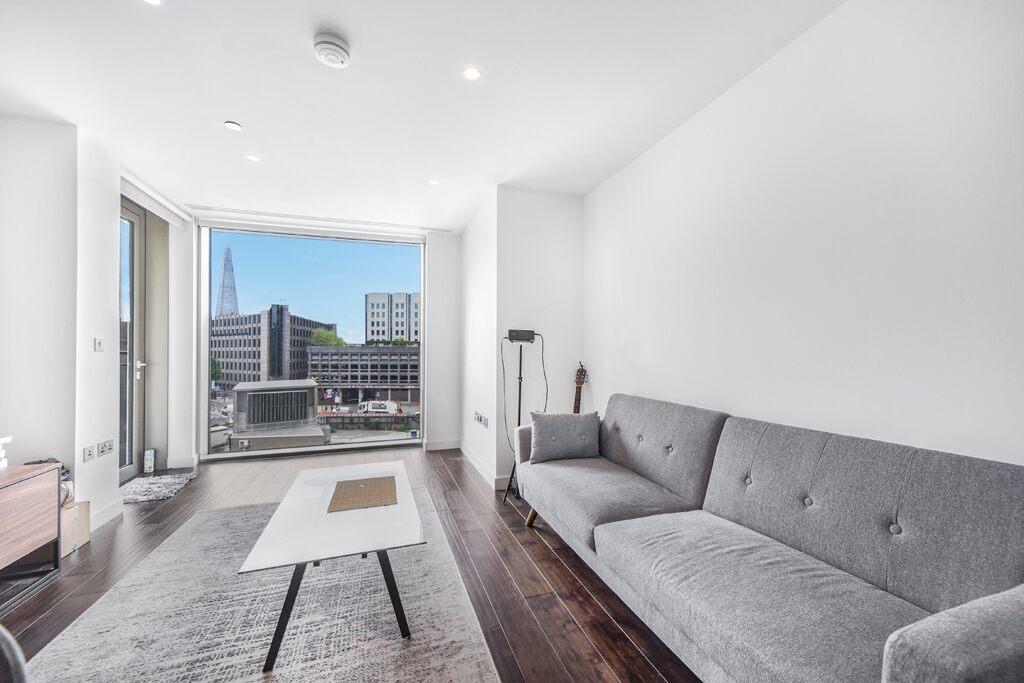 Royal Mint Street London E1 1 bed apartment for sale £650,000