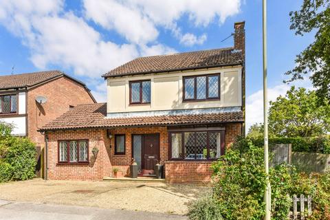 40 Chalcraft Close, Liphook, GU30 7PW
