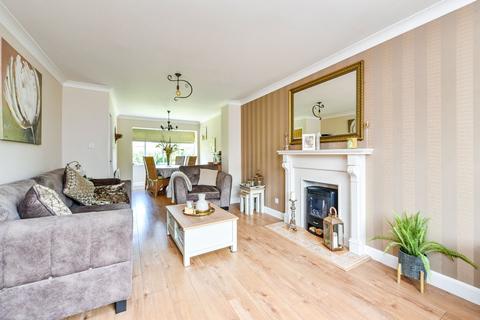 40 Chalcraft Close, Liphook, GU30 7PW