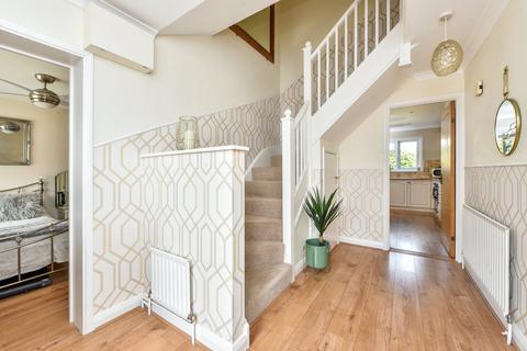 40 Chalcraft Close, Liphook, GU30 7PW