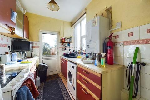 3 bedroom semi-detached house for sale - Ferncroft Avenue, Ruislip, HA4