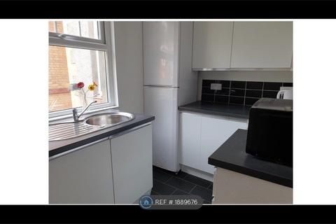 3 bedroom house share to rent, King Edwards Road, Swansea SA1