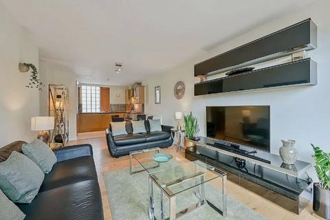 2 bedroom flat to rent, Church Gate Court, Steele Road, London