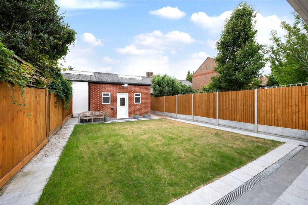 Garden / Outbuilding