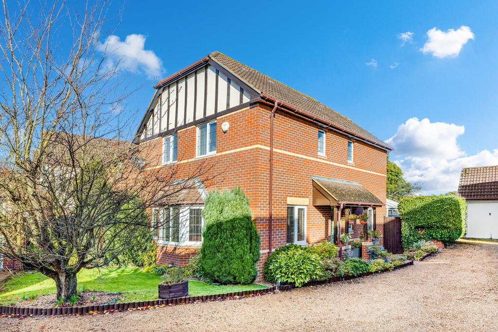 Randolph Road, Bromley, BR2 4 bed detached house for sale £750,000