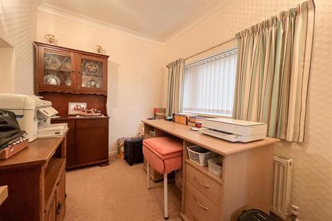 2 bedroom bungalow for sale - Solihull B90