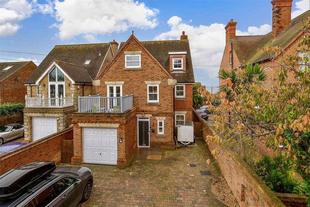Dumpton Park Drive, Ramsgate, Kent 5 bed detached house for sale £600,000