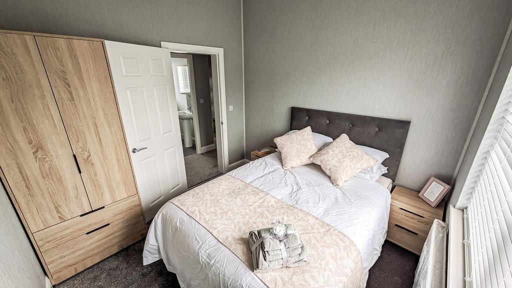 Bedroom 2-2