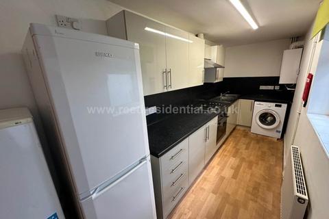 6 bedroom house to rent, Frederick Grove, Lenton
