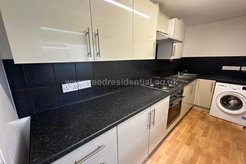 6 bedroom house to rent, Frederick Grove, Lenton