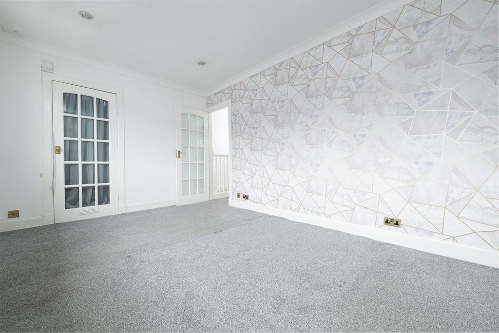 Kinloch Terrace, Greenock, PA16 2 bed end of terrace house for sale £