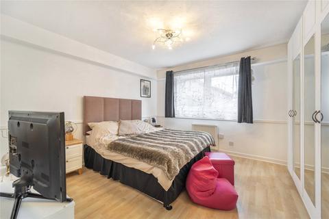 13 Whiteadder Way, London, E14 9UR
