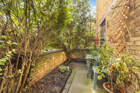 13 Whiteadder Way, London, E14 9UR