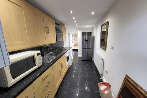 1 bedroom detached house to rent - Curtis Road, Whitton TW4