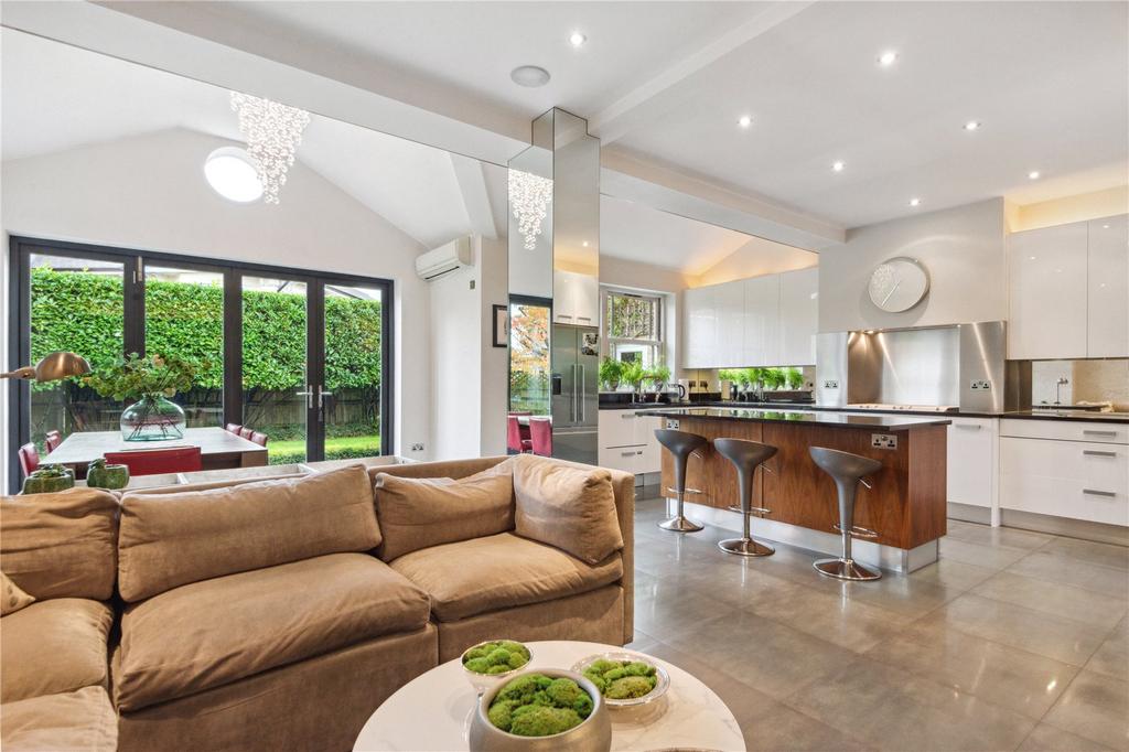 Kitchen/Reception