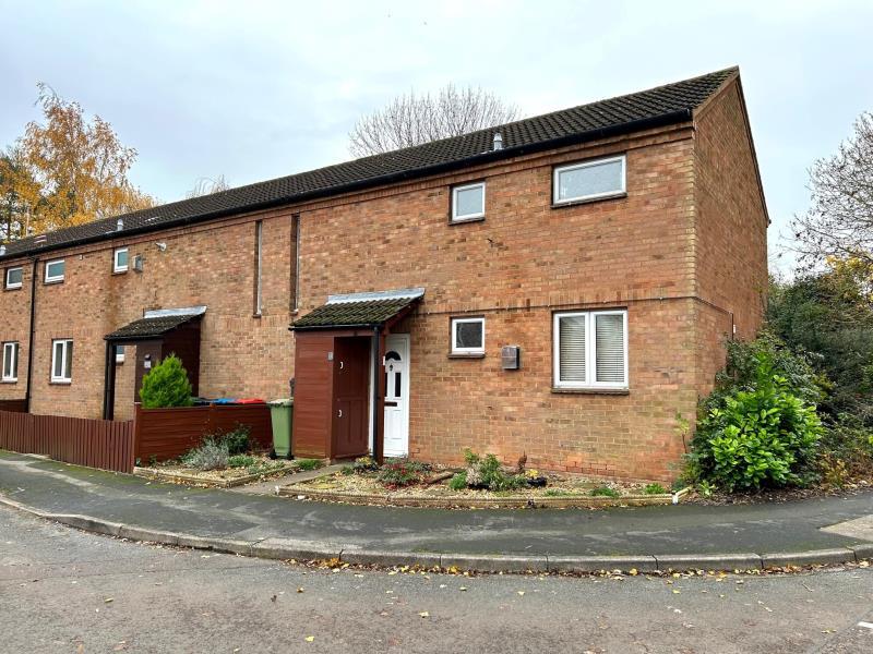 Shilling Close, Pennyland 3 bed end of terrace house to rent £1,400