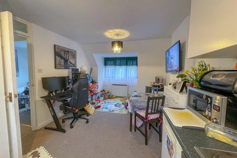 1 bedroom flat for sale - Armstrong Close, Newmarket, Suffolk