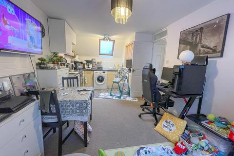 52 Armstrong Close, Newmarket, CB8 8HD