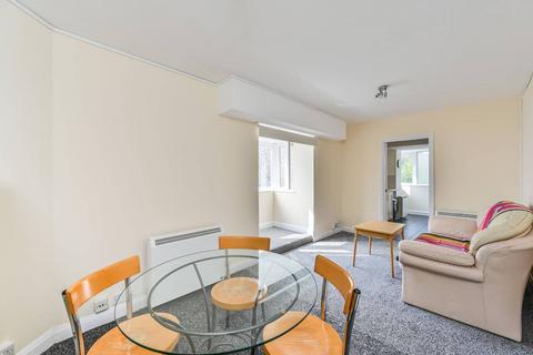1 bedroom flat for sale, Bramlands Close, Clapham Junction, London, SW11