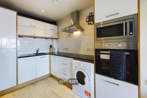 2 bedroom apartment to rent, The Sawmill, Dock Street, HU1