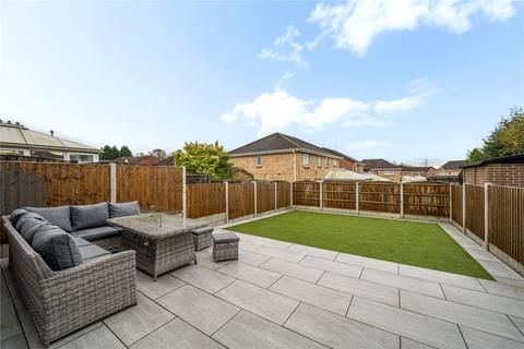 3 Alasdair Close, Chadderton, Oldham, OL9 0NE