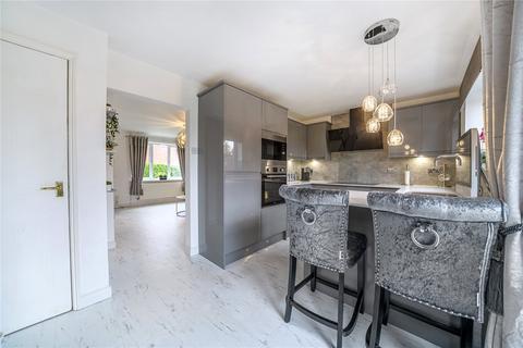 3 Alasdair Close, Chadderton, Oldham, OL9 0NE