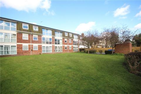 Courtfield Gardens, Ealing, W13