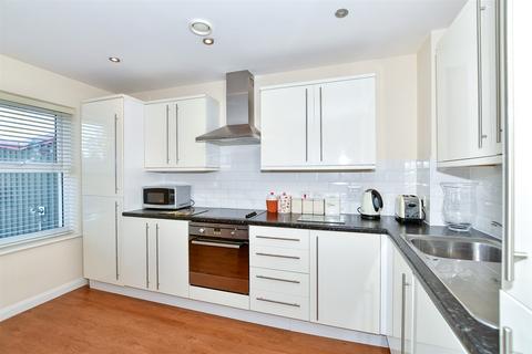 2 bedroom apartment for sale, London Road, Larkfield, Aylesford, Kent
