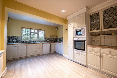 4 bedroom detached bungalow to rent - Woods Lane, Flintham, Newark, NG23 5LR