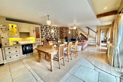 3 bedroom barn conversion for sale - North End Road, Yatton