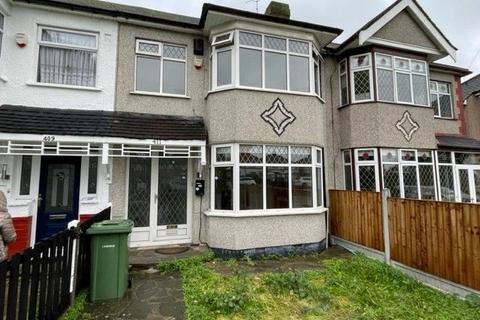 3 bedroom terraced house to rent, Rush Green Road, Romford