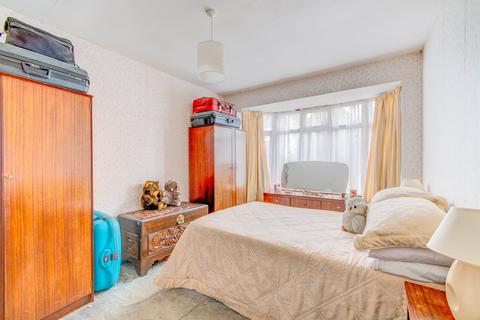 2 bedroom bungalow for sale, Malvern Road, Headless Cross, Redditch, Worcestershire, B97