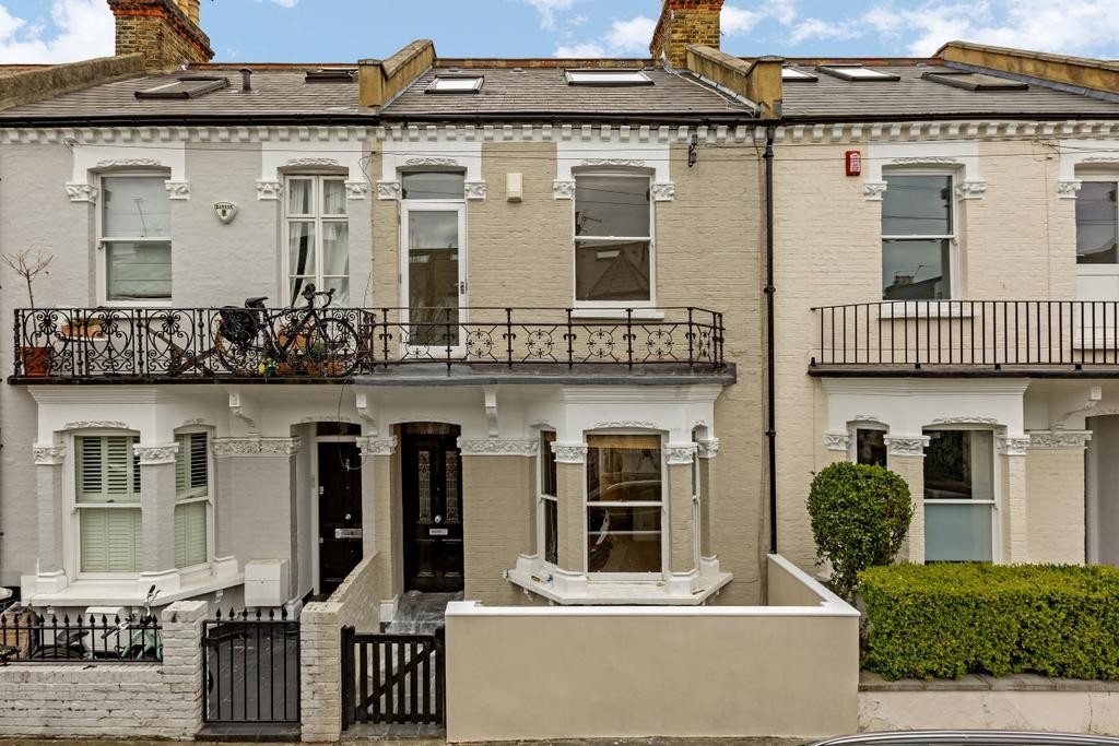 Hartismere Road London SW6 4 bed house £5,499 pcm (£1,269 pw)