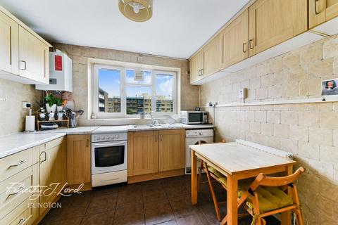 4 bedroom flat for sale, Malcolm House, Arden Estate, Islington, N1