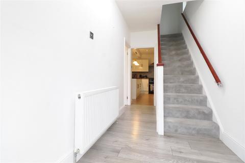 62 Pinnacle Hill, Bexleyheath, DA7 6AG