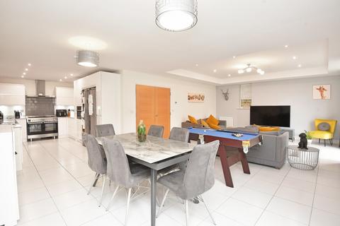 4 Beech Close, Harrogate, HG2 0FE