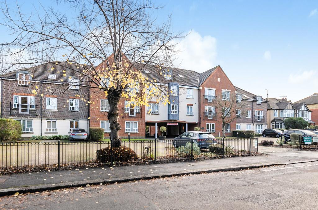 Windermere Court, Denmark Road, Carshalton 2 bed ground floor flat for