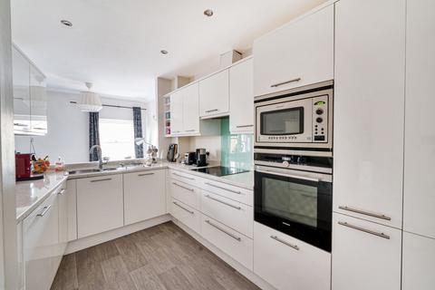 2 bedroom flat for sale - Valley Drive, Harrogate, North Yorkshire, HG2