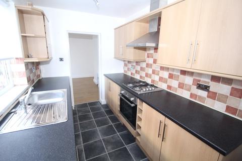 2 bedroom terraced house to rent, Gladstone Street, Normanton