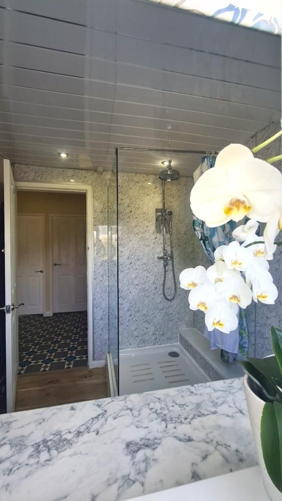 Bathroom 1.1