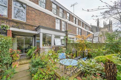 4 Taransay Walk, London, N1 2RA