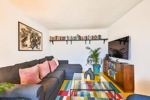 4 Taransay Walk, London, N1 2RA